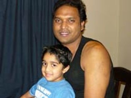 மது அருந்த ஐஸ் எடுத்து வரச்சொல்லி அடிப்பாங்க-அம்மா ரொம்ப மோசம்!-வனிதா மகனின் 'வசன  ஒத்திகை'!