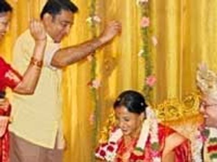 லண்டன் நண்பரை மணந்தார்.. அனு க்ரஹாம் ஆனார் அனு ஹாஸன்!