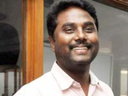 ஸ்டன்ட் மாஸ்டர் மகளை திருமணம் செய்தார் பிரபல இயக்குநர் மித்ரன் ஜவகர்.