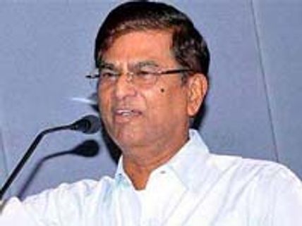 இப்போது தமிழகத்தில் நடக்கும் அவலம்தான் 'சட்டப்படி குற்றம்'!-  எஸ்.ஏ.சந்திரசேகரன் 