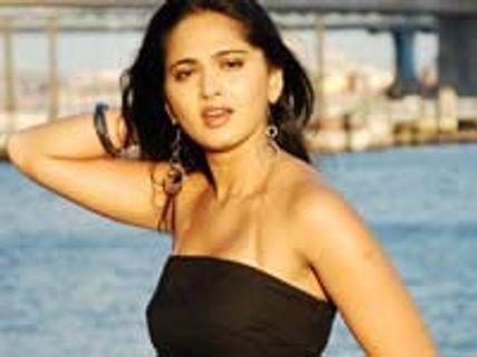 லலிதமஹாலில் மணிரத்னம்-பொன்னியின் செல்வன் ஏற்பாடுகள் தீவிரம்!