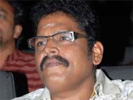 அசின், வித்யா பாலனிடம் பேசவே இல்லையே?- ரவிக்குமார் பேட்டி