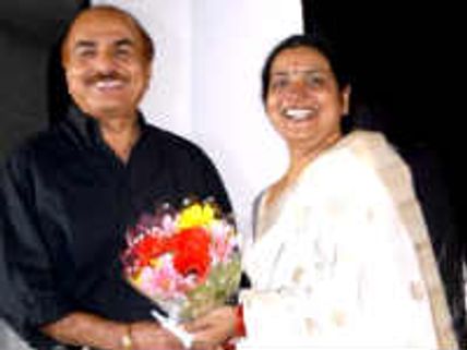 34 இயக்குநர்களை அறிமுகம் செய்த ஆர் பி சௌத்ரிக்குப் பாராட்டுவிழா!