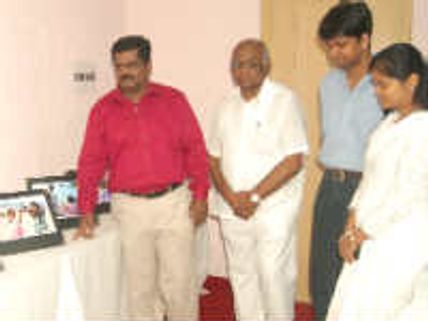 வியக்க வைத்த புகைப்பட கண்காட்சி 