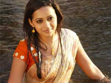 வேணாம் வேணாம் காதலிக்க வேணாம்!! - பாவனா அட்வைஸ்