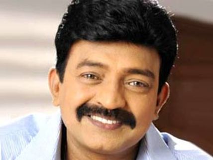 சண்டை போட்டபோது கீழே விழுந்து நடிகர் ராஜசேகர் காயம்