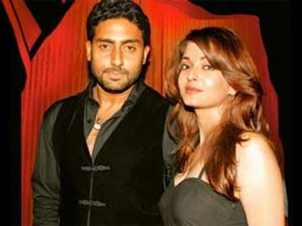 தாய்மடைந்ததற்காக வாழ்த்தியதற்கு நன்றி-ஐஸ்வர்யா, அபிஷேக்