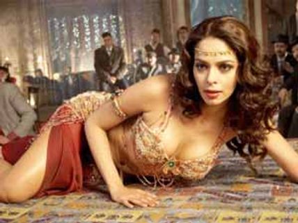 மக்கள் விரும்பும்வரை குத்தாட்டம் போடுவேன்: மல்லிகா ஷெராவத்