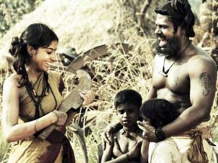 ஆடிக்காற்றில் பறந்த அரவாண் செட்!