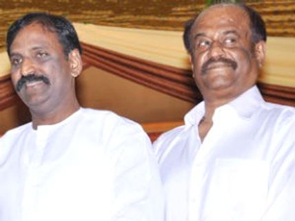 கவிஞர் வைரமுத்துவுடன் போனில் பேசினார் ரஜினி!