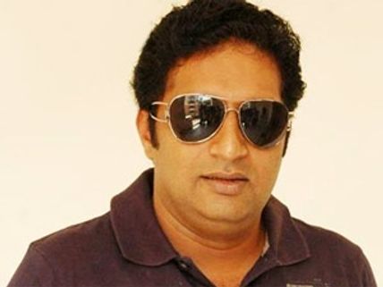 சாய்பாபா வேடத்தில் நடிக்கிறார் பிரகாஷ்ராஜ்!