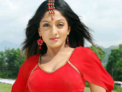 சம்பளத்தை உயர்த்துவதில் தவறில்லை - ஷீலா