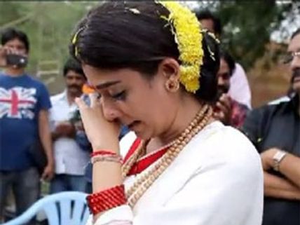 அழுதது உண்மைதான்... ஆனா விலகறதா இல்ல-நயன்தாரா