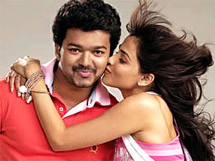 எகிறும் வேலாயுதம் பட்ஜெட்....  பதறும் ஆஸ்கர் ரவிச்சந்திரன்!