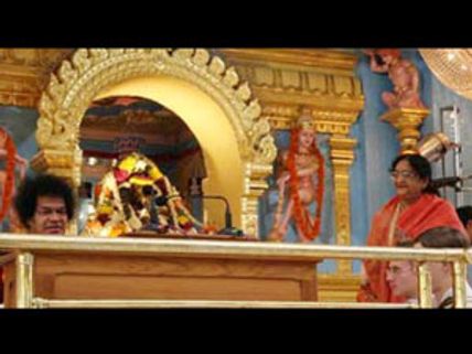 சாய்பாபா மறையவில்லை, ஆத்மா ஆசிரமத்தில் உலவுகிறது: நடிகை அஞ்சலி தேவி