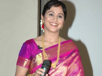 ஹீரோக்களுக்கு அம்மா வேடமா, ஆளவிடுங்க சாமி: தேவயானி