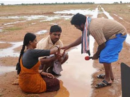 'களவாணி' பட இயக்குநர் சற்குணம் போல பேசி நடிகைகளிடம் மோசடி செய்ய முயன்ற ஆசாமி! 