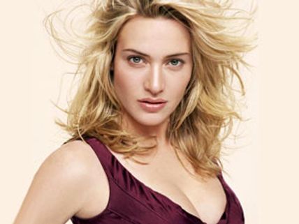 90 வயது மூதாட்டியை தீயில் இருந்து காப்பாற்றிய டைட்டானிக் ஹீரோயின் கேட் வின்ஸ்லெட்