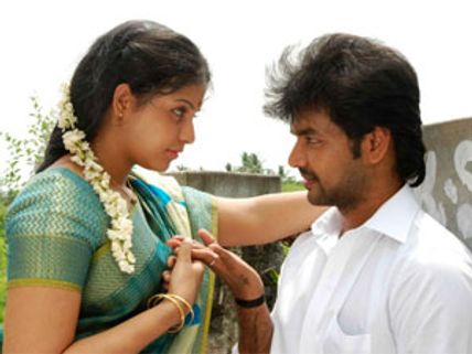 'ஜெய் வைக்கும் கோழிக் குழம்பு நல்லா இருக்கும்...!' - ருசி பார்த்த அஞ்சலி