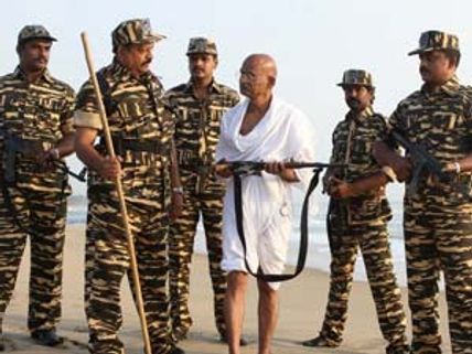 ஹஸாரேவுக்காக முதல்வர் மகாத்மா படம் சிறப்புக் காட்சி!