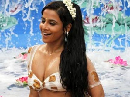 டர்ட்டி பிக்சர்ஸுக்காக சில்க்காகவே மாறிப் போன வித்யா பாலன்