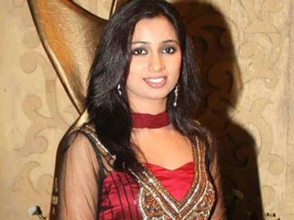 இந்தி நடிகையாகிறார் பி்ன்னணி பாடகி ஸ்ரேயா கோஷல்