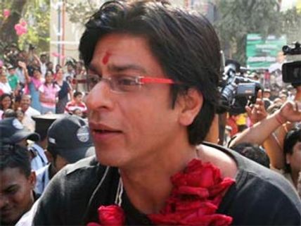 சென்னை வந்தார் ஷாருக் கான்- ரஜினியை சந்தித்து பேசினார்