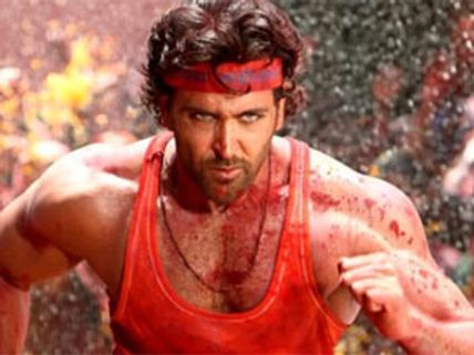 படப்பிடிப்பின்போது முதுகில் காயம் - மருத்துவமனையில் ஹிருத்திக் ரோஷன்!  