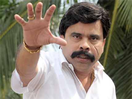 ஆர்யாவை அலற வைத்த பவர் ஸ்டார்!