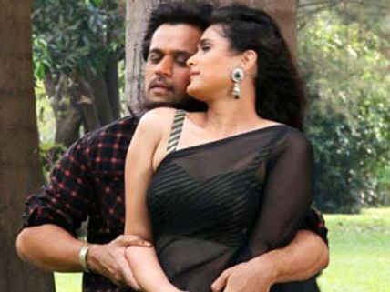 பாய்ந்து பாய்ந்து தாக்கும் ஷாயாலி பகத்!