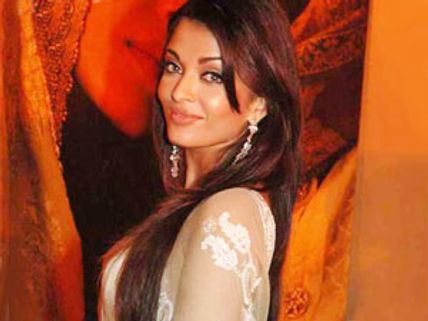 பிரசவத்திற்கு முன்பு ஐஸ்வர்யாவின் ஏக்கம்: அங்குமிங்கும் ஓடும் அபிஷேக்