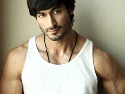 பில்லா -2: அஜீத்தின் வில்லன் வித்யூத் ஜம்வால்!