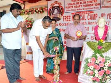 நாகிரெட்டி நினைவு இலவச மருத்துவமுகாம்... ஏவி எம் சரவணன் பங்கேற்பு