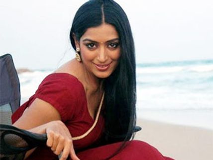 நெல்லையில் மலையாளப் படப்பிடிப்பு: பத்மப்ரியா குழுவினரை விரட்டியடித்த தமிழ் இளைஞர்கள்!