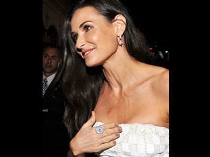 'தம்' அடித்தபோது திடீரென வலிப்பு வந்து மயங்கிய ஹாலிவுட் நடிகை டெமி மூர்!