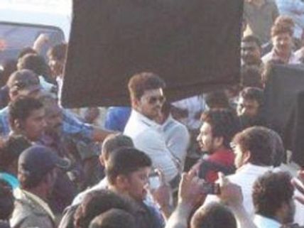 பெப்சி பிரச்சினைக்கு மத்தியில் விஜய்யின் பட ஷூட்டிங் மீண்டும் தொடங்குகிறது! 