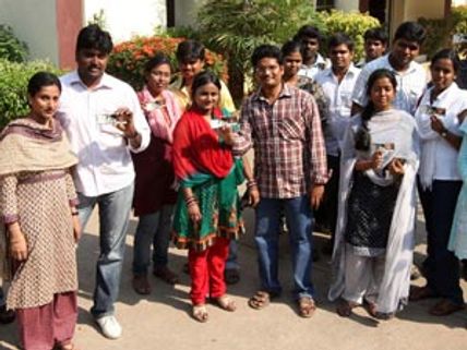 காதல் ஜோடிகளுக்காக 'ஆயிரம் முத்தங்களுடன் தேன்மொழி' ஸ்பெஷல் ஷோ!