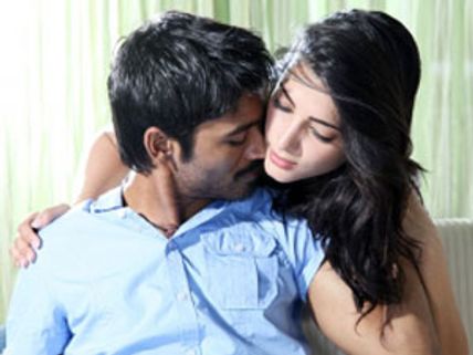 'கொலவெறி' புகழ் '3' மார்ச் 30ல் ரிலீஸ்!