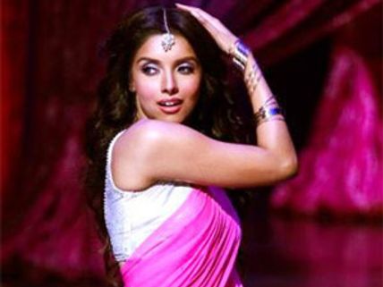 இந்தியில் மெகா ஹிட்டான பந்தா பரமசிவம்... மீண்டும் தமிழில் 'ரீமேக்க' கடும் கிராக்கி!