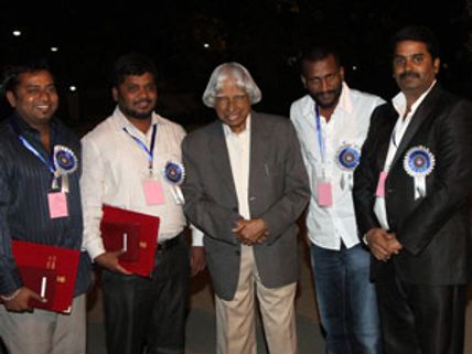 டெல்லியில் நடந்த விழாவில் விருது பெற்ற சுசீந்திரன், அப்புக்குட்டி!