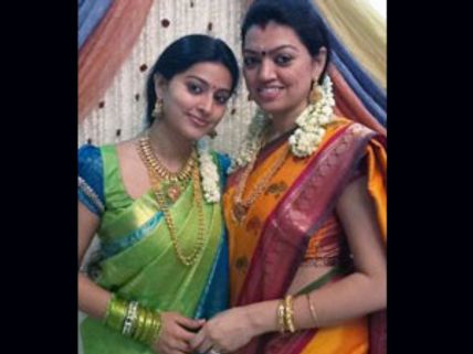 சினேகாவுக்கு நலங்கு - நடிகர் நடிகைகள் பங்கேற்பு