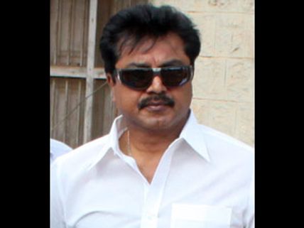 துப்பாக்கியில் நான் நடிக்கவே இல்லை!-சரத் மறுப்பு