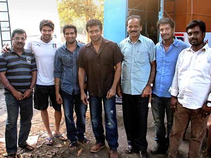 சேட்டை படப்பிடிப்புக்கு சூர்யா திடீர் வருகை!