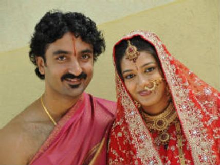 நடிகர் கிருஷ்ணாவை மணந்தார் சாயா சிங்!