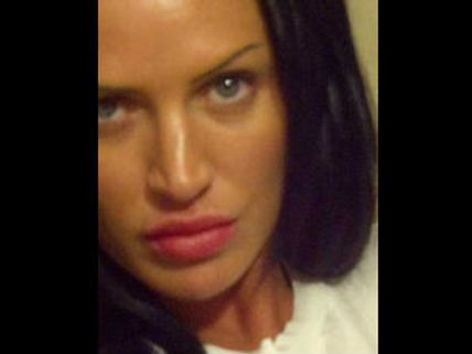 டாக்சி டிரைவரை கத்தி முனையில் பலாத்காரம் செய்த 'ஏஞ்ஜெலீனா ஜூலி'!