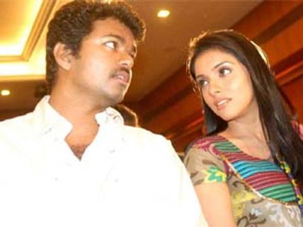 பாலிவுட்டில் ஜோடி தேடும் விஜய்?