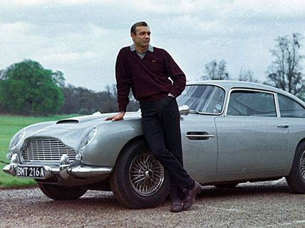 'ஜேம்ஸ்பாண்டுக்கு' வயது 50... ரூ. 2 கோடிக்கு ஏலம் போன கார்!