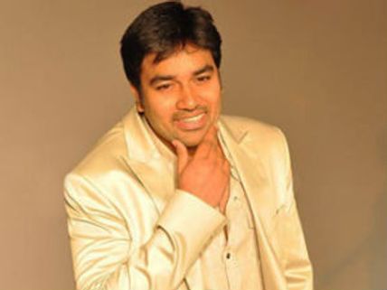 ரஜினி பாணியில் நடிகர் 'மிர்ச்சி' சிவா திருமணம்