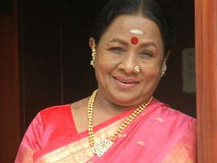 மீண்டு(ம்) வந்த மனோரமா... சிங்கம் 2வில் நடித்தார்