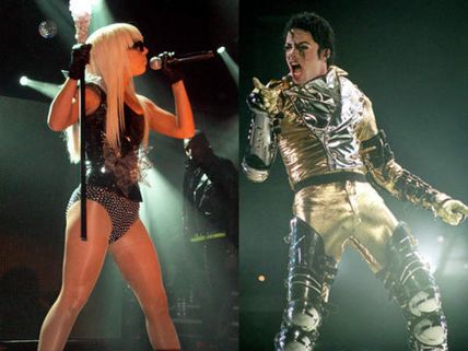 மைக்கேல் ஜாக்சனின் 55 பொருட்களை ஏலம் எடுத்த லேடி காகா